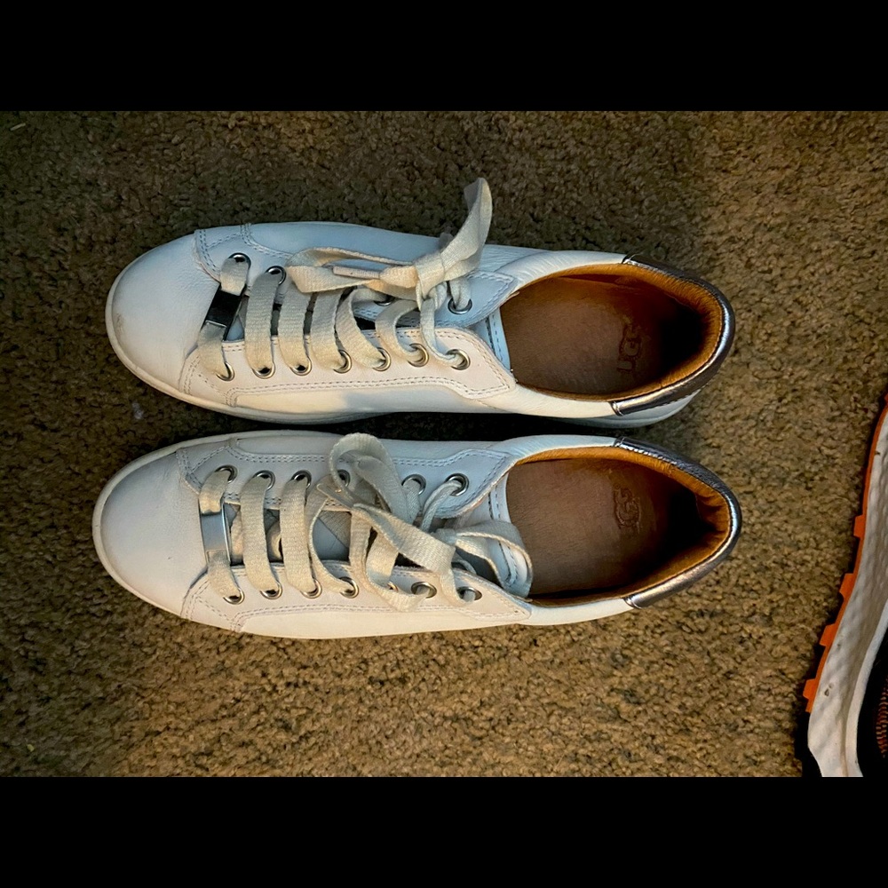 UGG Sneakers